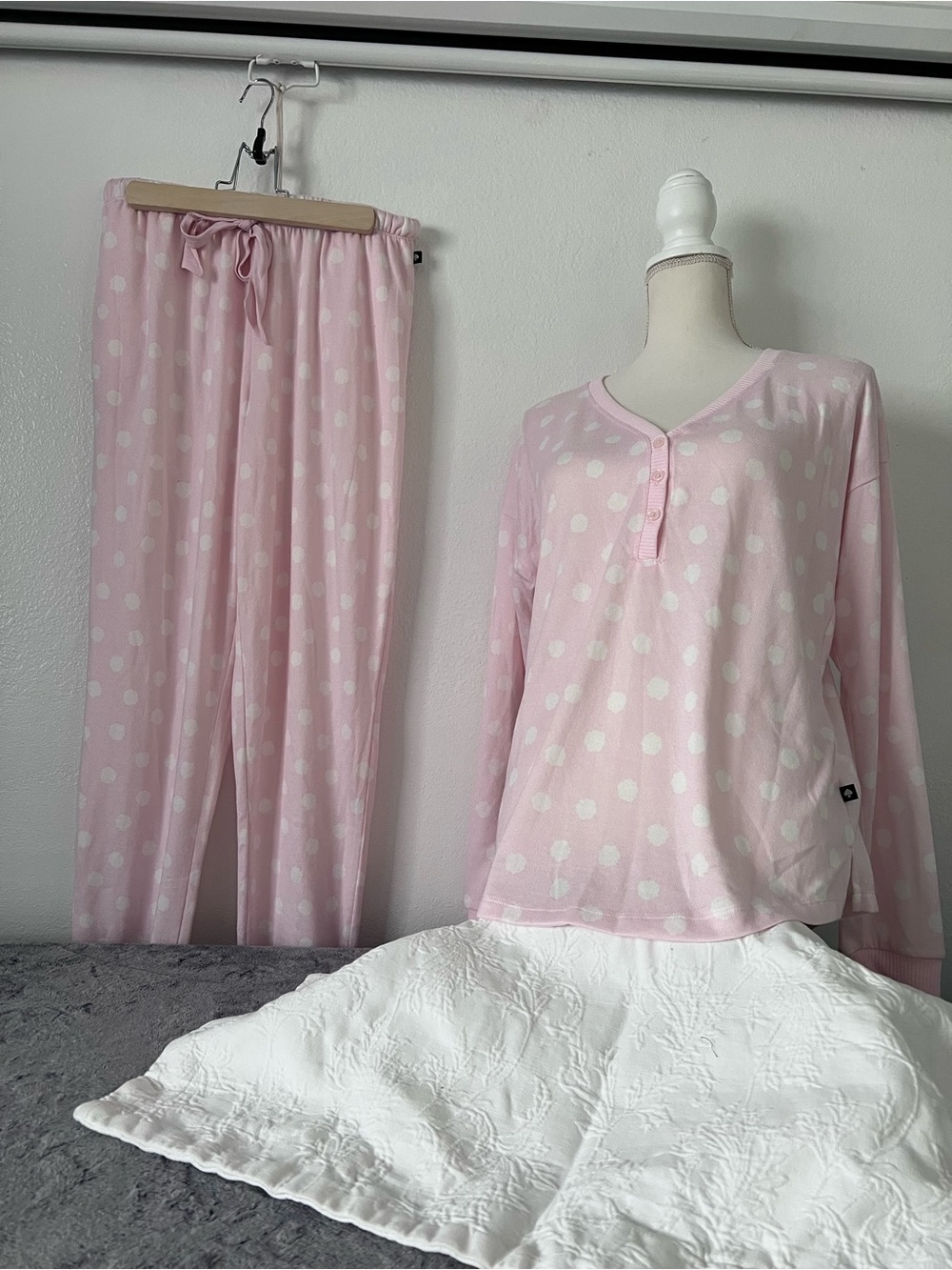 Kate Spade Pink White Polka Dot Pajama Set Size M NWOT